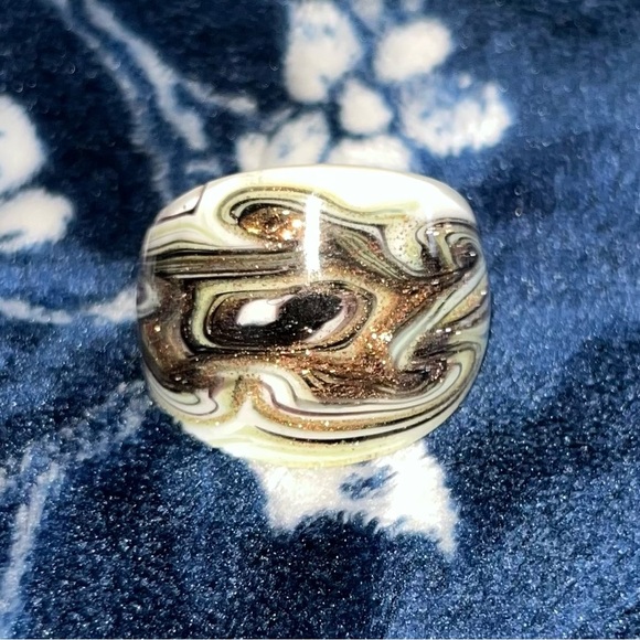 Rare Murano Style Glass Swirls Ring Gold White Black - Picture 7 of 9